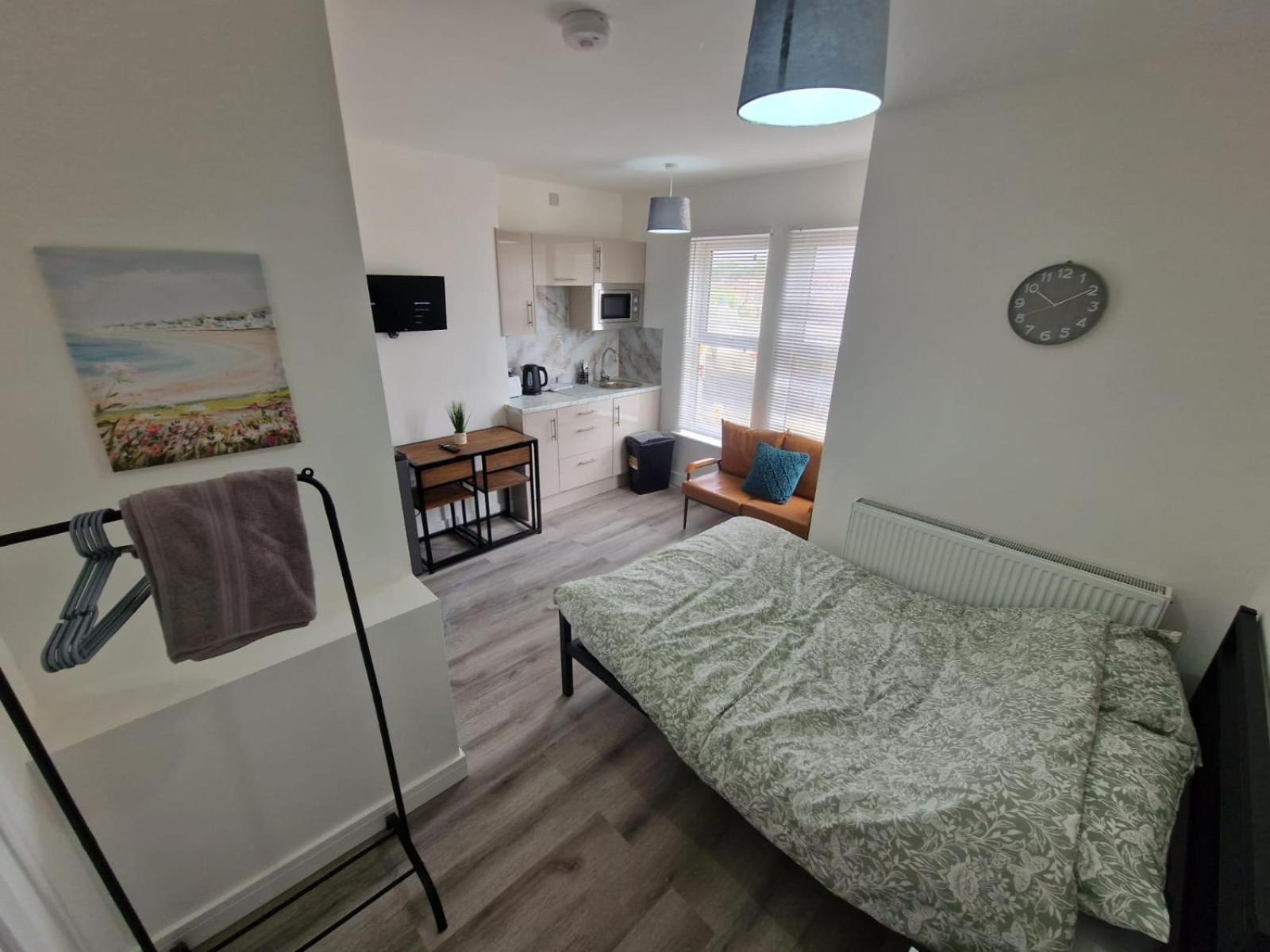Brand New Studio Flat With Private Bathroom Northampton Exterior photo
